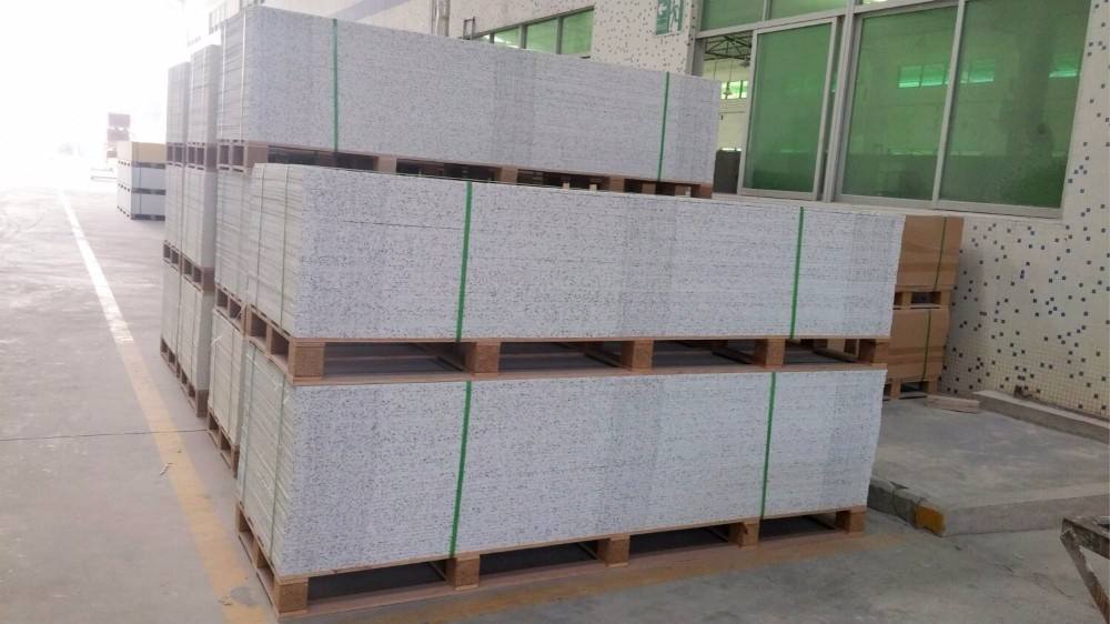 granite or solid surface countertop كونترتوب سطح صلب أو الجرانيت