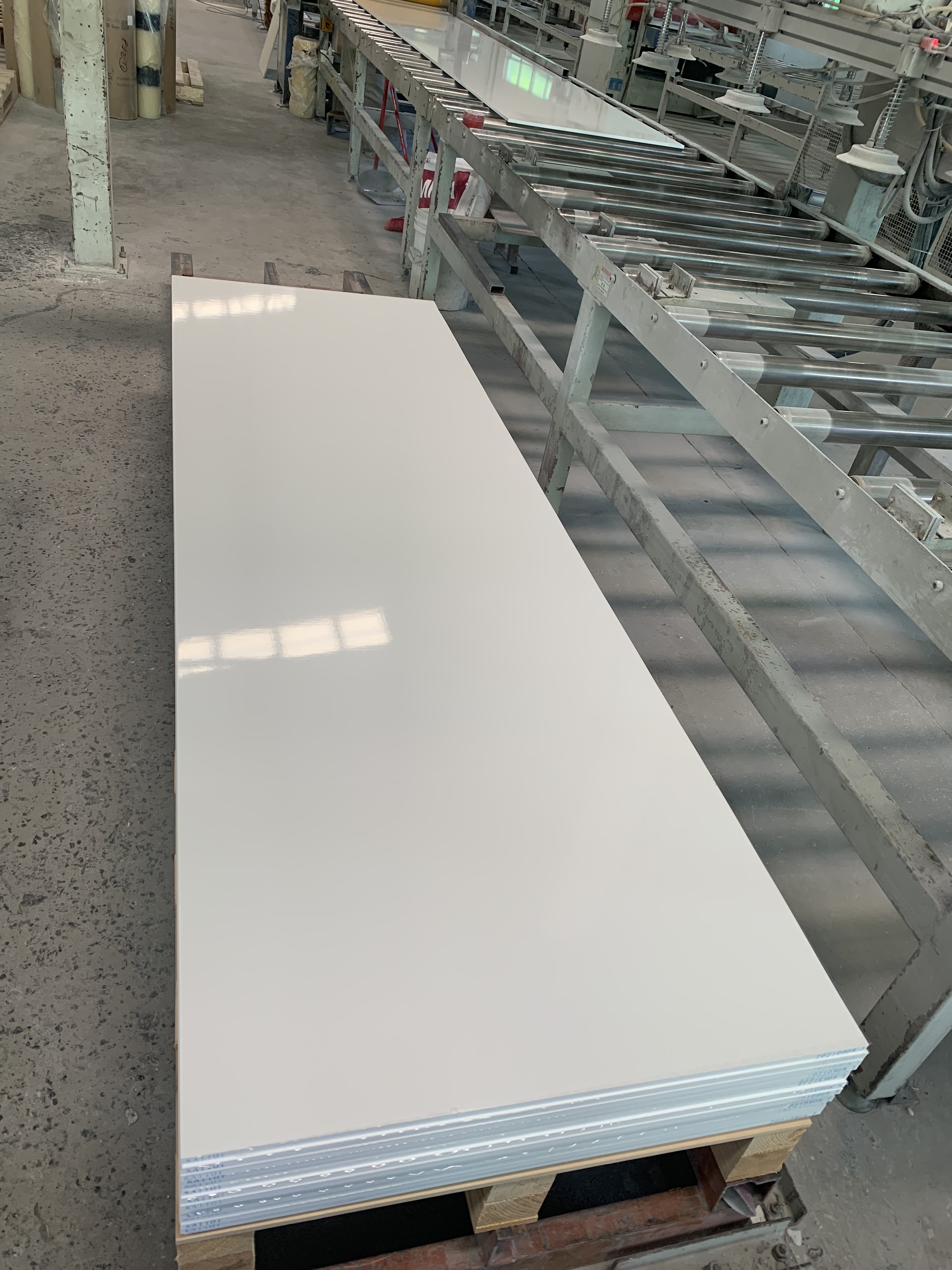Artificial Marble Cabinet Carrara White Marble Color Quartz Solid Surface